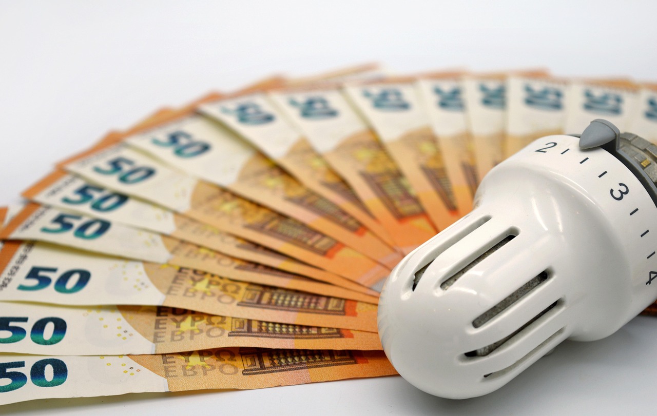 Bulgaria approves 5% gas price rise for May but stays well below Europe