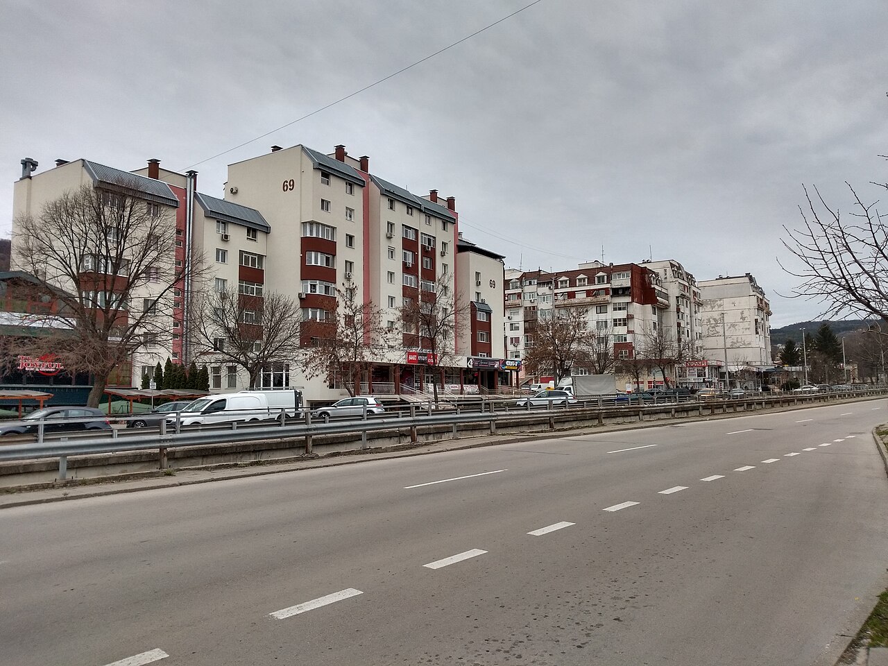 Three injured after Audi crashes into furniture shop in Shumen